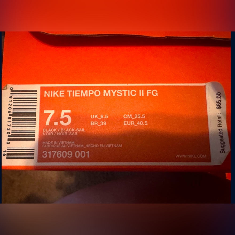 NIKE TIEMPO MYSTIC ll FG Size 7.5
Brand New
7.5 
Soccer cleats